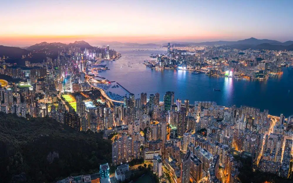 the-charm-of-the-bright-city-1920x1080